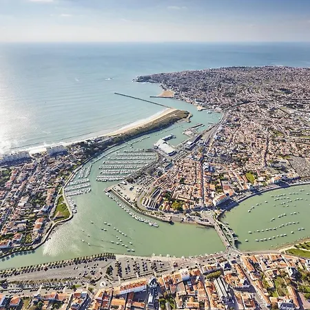 Apartment St Gilles - Acces Direct A La Grande Plage- Pour 3